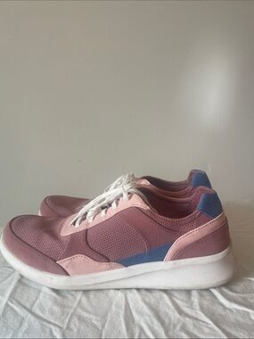 Clarks Cloudsteppers Sillian  2.0 Mauve Lace Up Sneakers Size 8.5